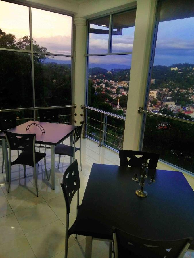 Sky Valley Hotell Kandy Eksteriør bilde
